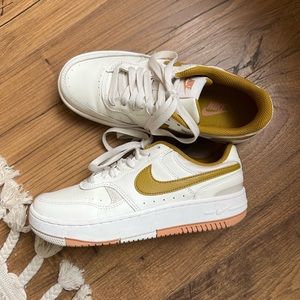 Nike Gamma Force Size 7